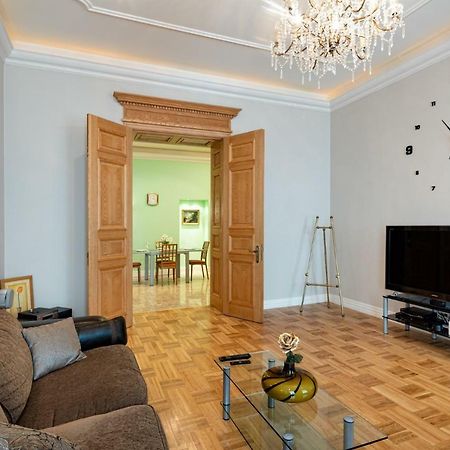 Old Riga 2 Bedroom Vecpilsetas Street Apartment Dış mekan fotoğraf