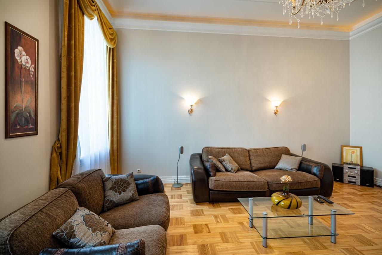 Old Riga 2 Bedroom Vecpilsetas Street Apartment Dış mekan fotoğraf