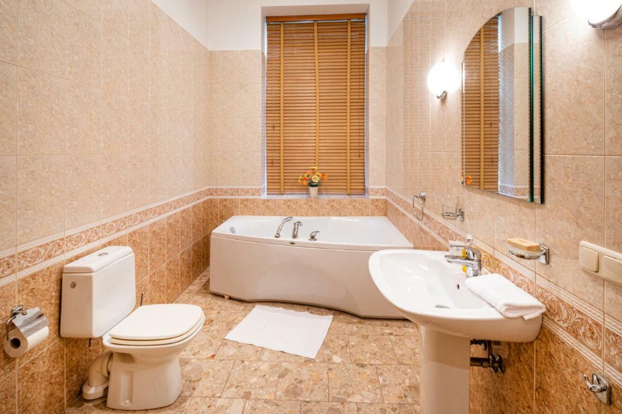 Old Riga 2 Bedroom Vecpilsetas Street Apartment Dış mekan fotoğraf