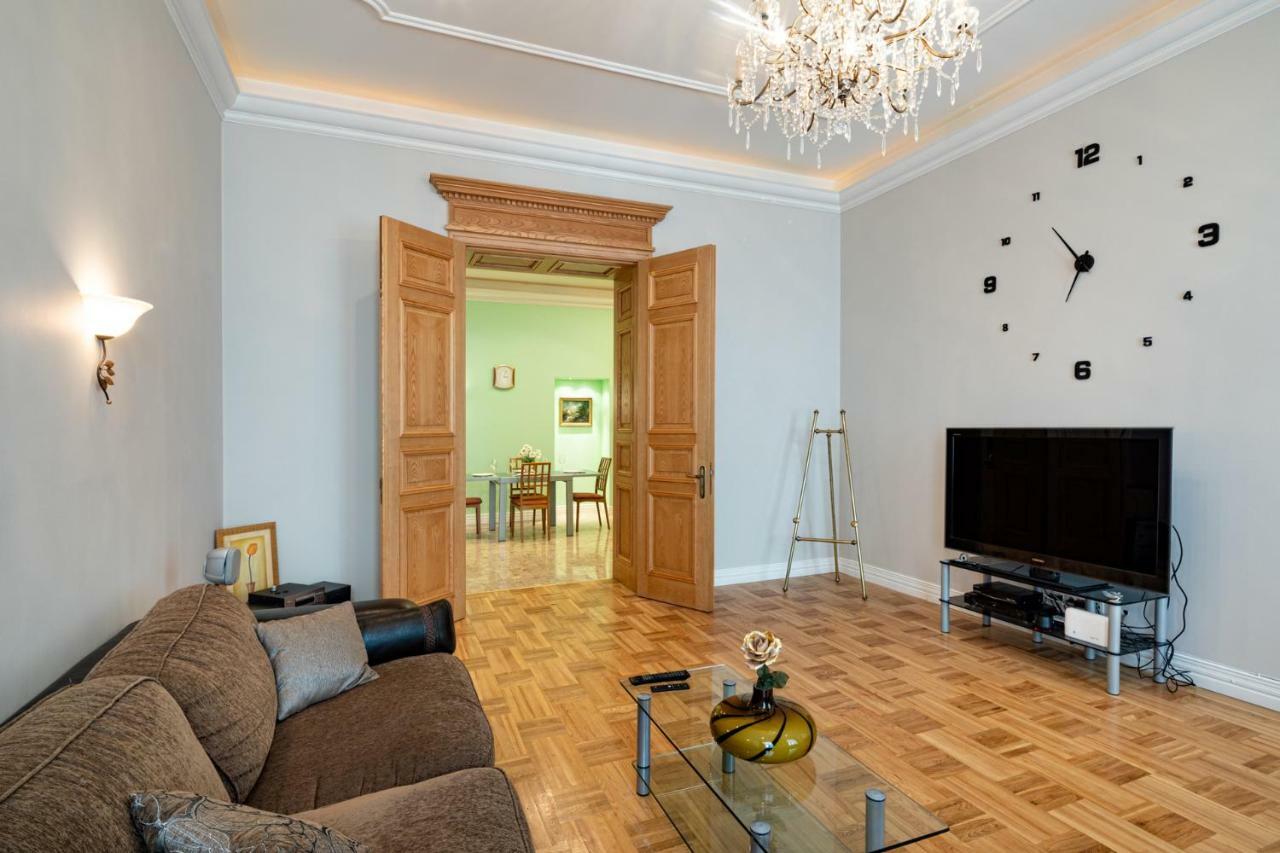 Old Riga 2 Bedroom Vecpilsetas Street Apartment Dış mekan fotoğraf