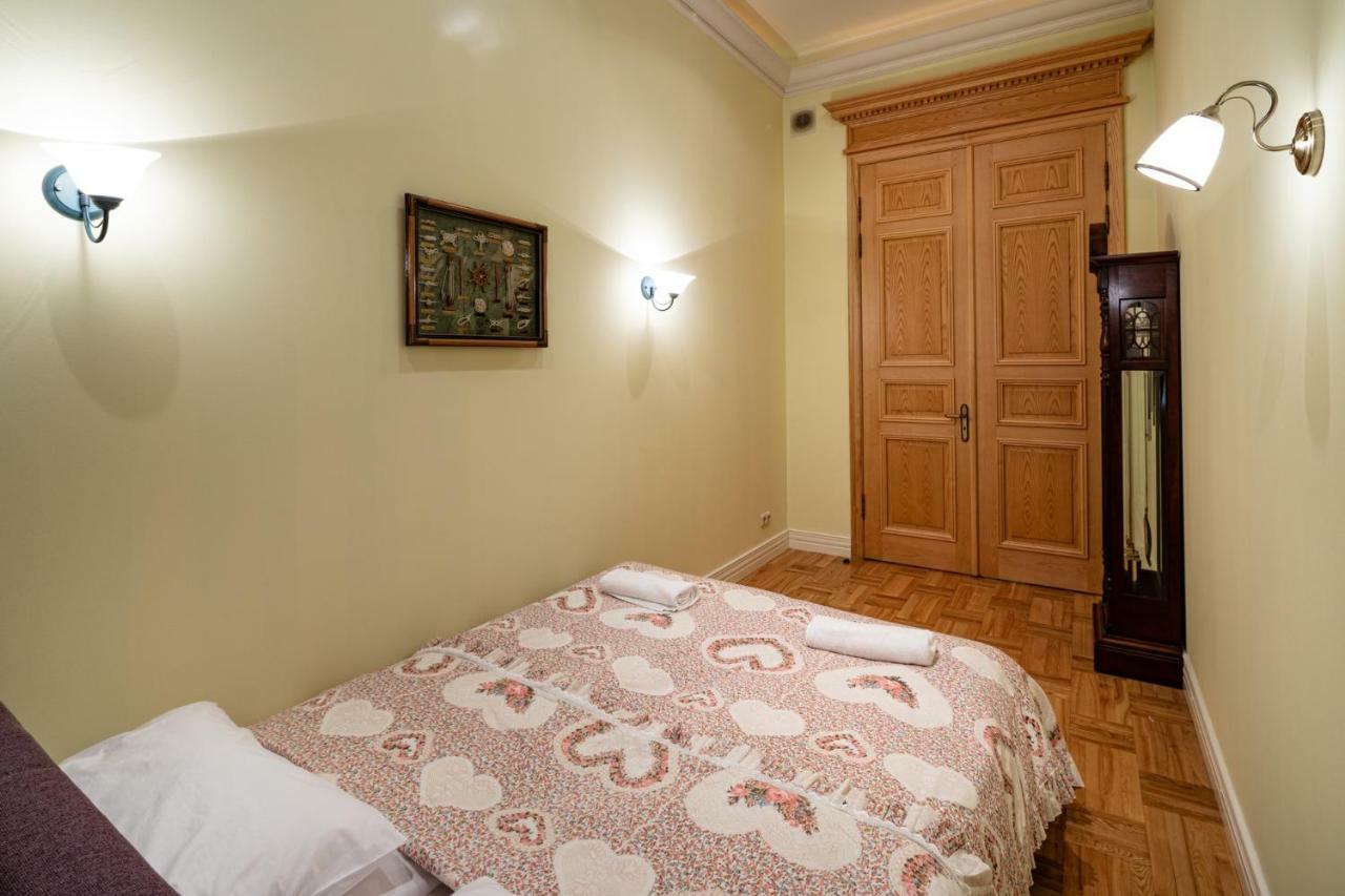 Old Riga 2 Bedroom Vecpilsetas Street Apartment Dış mekan fotoğraf