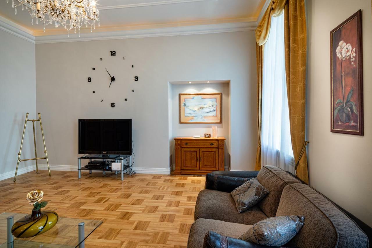 Old Riga 2 Bedroom Vecpilsetas Street Apartment Dış mekan fotoğraf